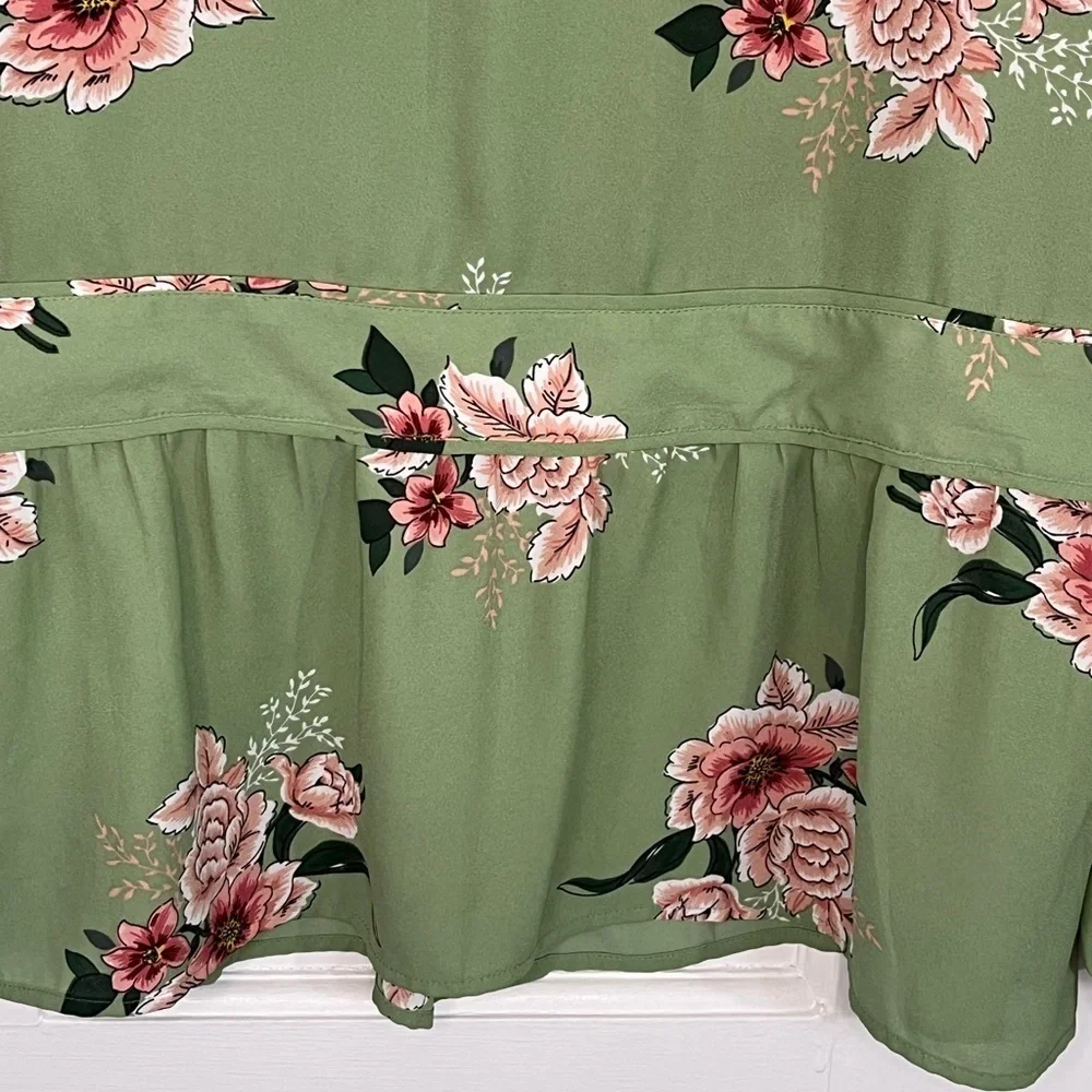 Ann Taylor LOFT Pure Mint Bouquet Peplum Blouse Size Small Cottagecore Boho